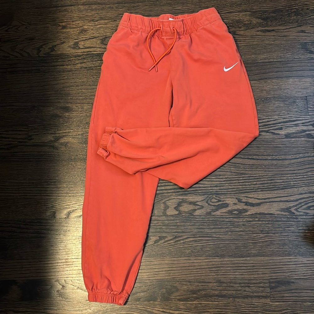 Woman’s Nike Sweatpants size S, dragon red, great condition